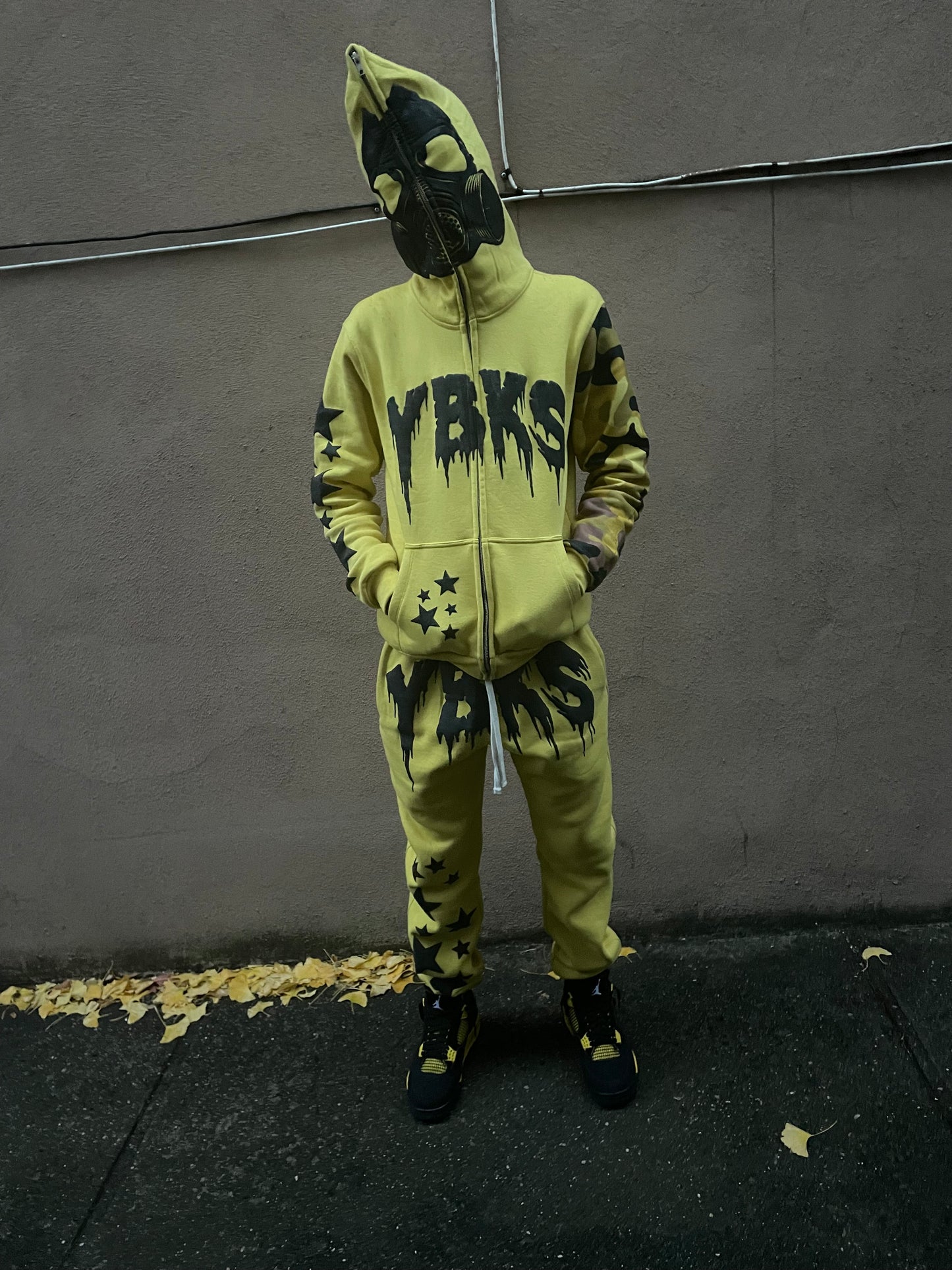 YELLOW YBKS HOODIE & SWEATPANTS